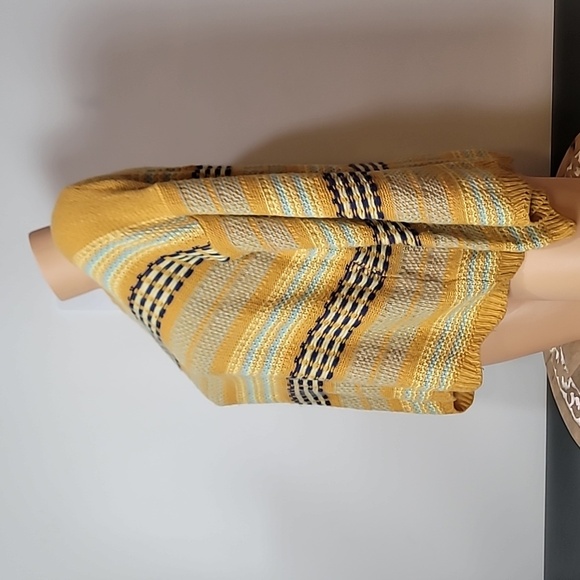 UMGEE GOLD STRIPED CREW NECK SWEATER WITH LONG FLARED SCALLOPED SLEEVES - Picture 12 of 14